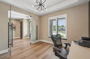 N69W17970 Haven Dr, Menomonee Falls, WI 53051 - Photo 15