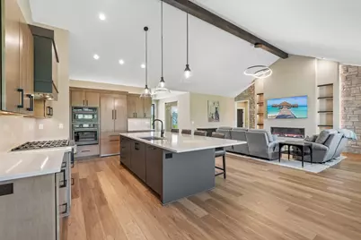 N69W17970  Haven Dr, Menomonee Falls, WI 53051 - Photo 9