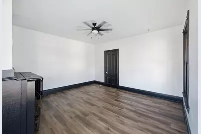 807 N 23rd St, Milwaukee, WI 53233 - Photo 15
