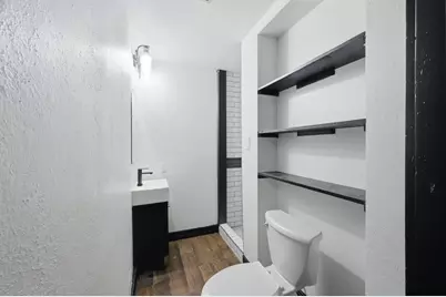 807 N 23rd St, Milwaukee, WI 53233 - Photo 11