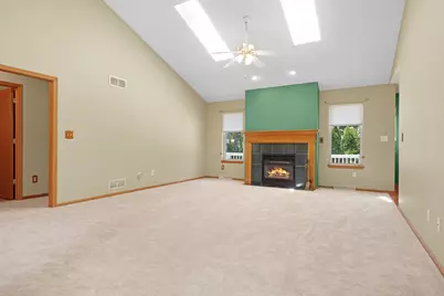 N108W15384  Bel Aire Ln, Germantown, WI 53022 - Photo 3