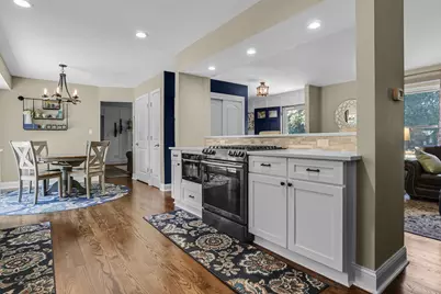 1626  Devonshire Dr, Cedarburg, WI 53012 - Photo 9