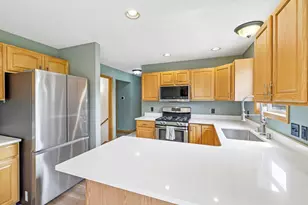 6605 Carlton Dr, Madison, WI 53718 - Photo 5