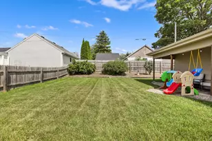 3832 S 93rd St, Milwaukee, WI 53228 - Photo 25