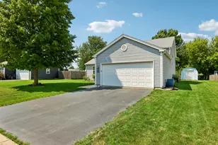 242 Deer Path Dr, Genoa City, WI 53128 - Photo 3