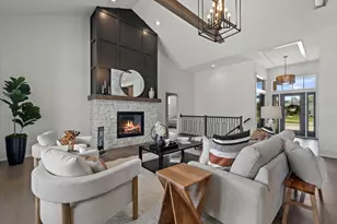 4077 Hawthorn Farm Ct, Delafield, WI 53058 - Photo 5