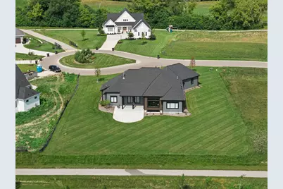4077  Hawthorn Farm Ct, Delafield, WI 53058 - Photo 59