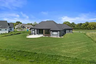 4077 Hawthorn Farm Ct, Delafield, WI 53058 - Photo 57