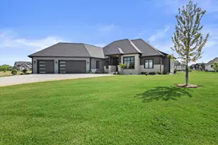 4077 Hawthorn Farm Ct, Delafield, WI 53058 - Photo 1
