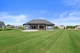 4077 Hawthorn Farm Ct, Delafield, WI 53058 - Photo 43