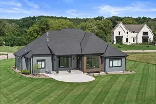 4077 Hawthorn Farm Ct, Delafield, WI 53058 - Photo 55