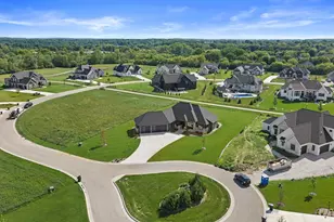 4077 Hawthorn Farm Ct, Delafield, WI 53058 - Photo 45