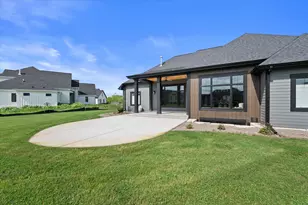 4077 Hawthorn Farm Ct, Delafield, WI 53058 - Photo 41