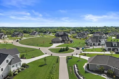 4077  Hawthorn Farm Ct, Delafield, WI 53058 - Photo 47