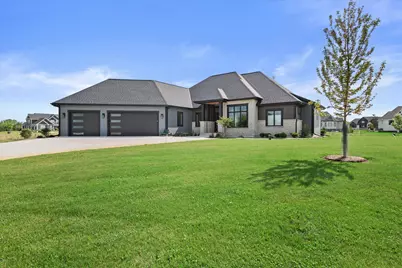 4077  Hawthorn Farm Ct, Delafield, WI 53058 - Photo 3