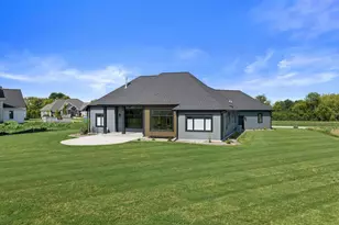 4077 Hawthorn Farm Ct, Delafield, WI 53058 - Photo 59