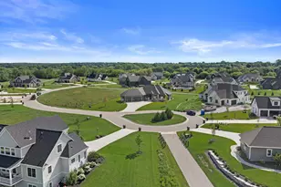 4077 Hawthorn Farm Ct, Delafield, WI 53058 - Photo 47