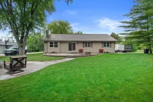 610 Green Bay Dr, Mayville, WI 53050 - Photo 21
