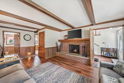 2789 N Mayfair Ct, Wauwatosa, WI 53222 - Photo 13