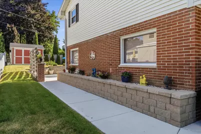 2789 N Mayfair Ct, Wauwatosa, WI 53222 - Photo 31
