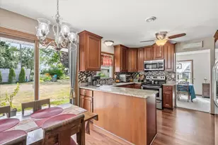 2789 N Mayfair Ct, Wauwatosa, WI 53222 - Photo 9