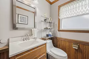 2789 N Mayfair Ct, Wauwatosa, WI 53222 - Photo 15