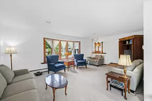 2789 N Mayfair Ct, Wauwatosa, WI 53222 - Photo 7