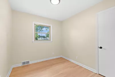 2831 S 76th St, West Allis, WI 53219 - Photo 17