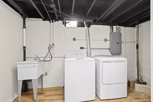 2831 S 76th St, West Allis, WI 53219 - Photo 21