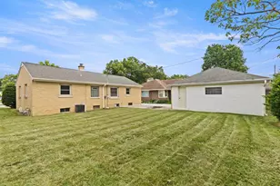2831 S 76th St, West Allis, WI 53219 - Photo 25
