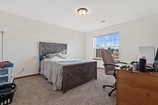 N42W22770 Beacon Ct, Pewaukee, WI 53072 - Photo 31