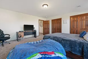 N42W22770 Beacon Ct, Pewaukee, WI 53072 - Photo 23