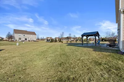 N42W22770  Beacon Ct, Pewaukee, WI 53072 - Photo 39