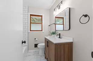 8030 W Colfax Ct, Milwaukee, WI 53218 - Photo 13