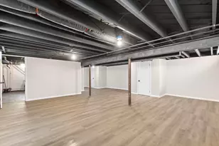 8030 W Colfax Ct, Milwaukee, WI 53218 - Photo 17