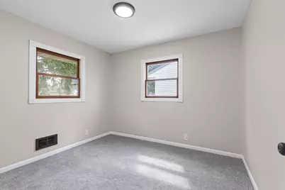 8030 W Colfax Ct, Milwaukee, WI 53218 - Photo 15