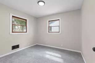 8030 W Colfax Ct, Milwaukee, WI 53218 - Photo 15