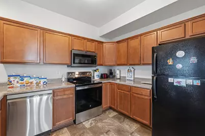 W197N17086  Stonewall Dr, Jackson, WI 53037 - Photo 5