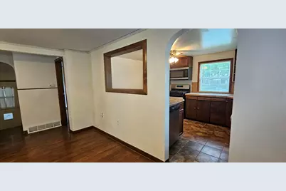 11102  82nd St, Pleasant Prairie, WI 53158 - Photo 3