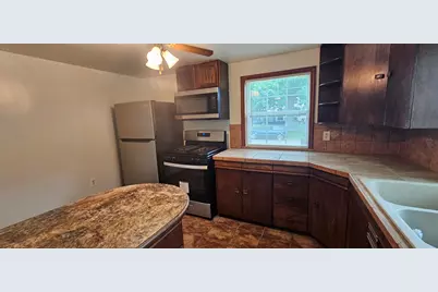 11102  82nd St, Pleasant Prairie, WI 53158 - Photo 5