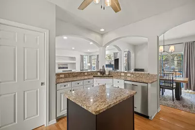 304  Woodlands Ct, Hartland, WI 53029 - Photo 19