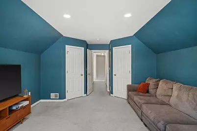 304  Woodlands Ct, Hartland, WI 53029 - Photo 47