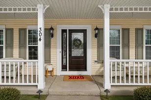 304 Woodlands Ct, Hartland, WI 53029 - Photo 9