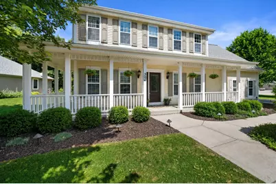 304  Woodlands Ct, Hartland, WI 53029 - Photo 1