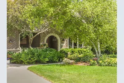 2819  Killarney Ct, West Bend, WI 53095 - Photo 3