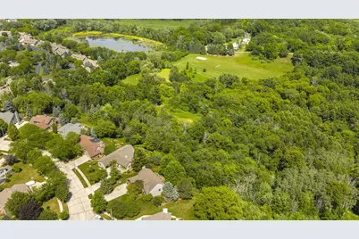 2819  Killarney Ct, West Bend, WI 53095 - Photo 5