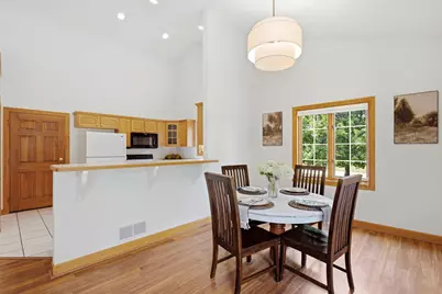291  Cardinal Ln, Hartland, WI 53029 - Photo 7