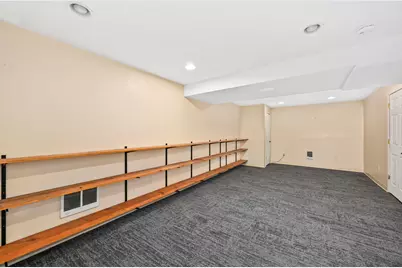 N51W16945  Fair Oak Pkwy, Menomonee Falls, WI 53051 - Photo 25