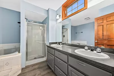N51W16945  Fair Oak Pkwy, Menomonee Falls, WI 53051 - Photo 19