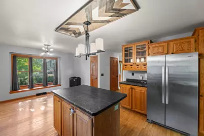 612  Sweetbriar Ln, Watertown, WI 53098 - Photo 5